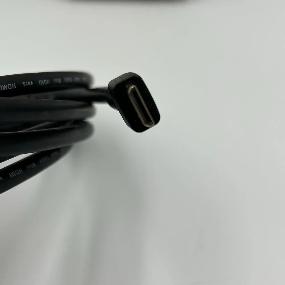 Open Box New Amazon Basics High-Speed‎ Mini-HDMI to HDMI Cable - 6 Feet (7213)